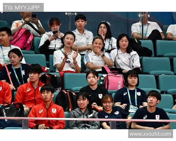 杭州乒乓球队与成都乒乓球队赛后复盘团队协作的精彩瞬间与经验分享